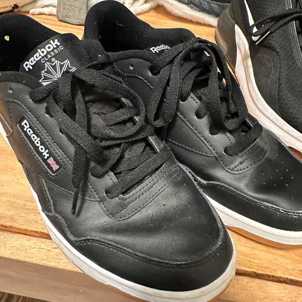 Reebok classic sneaker - Picture 1 of 3